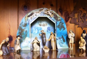 Glass cabinet Crib Scene